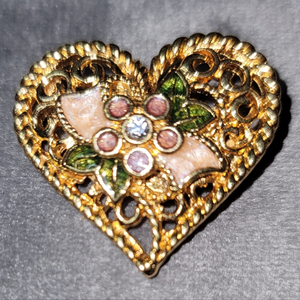 Gold tone and Green/white enamel Ornate Heart Brooch/Pendan with Filigree Design